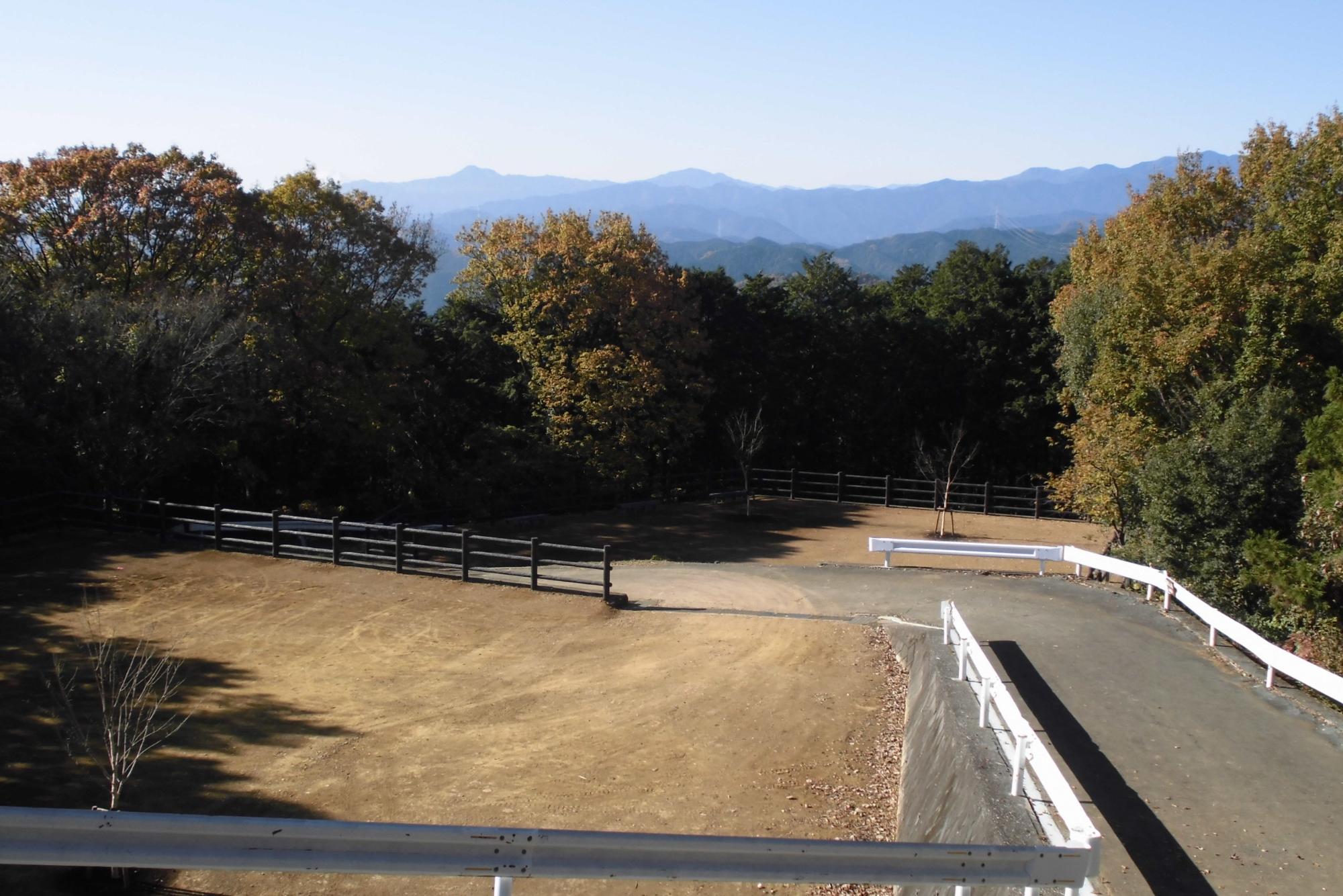 高指山山頂広場