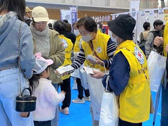 市民まつりでの募金活動