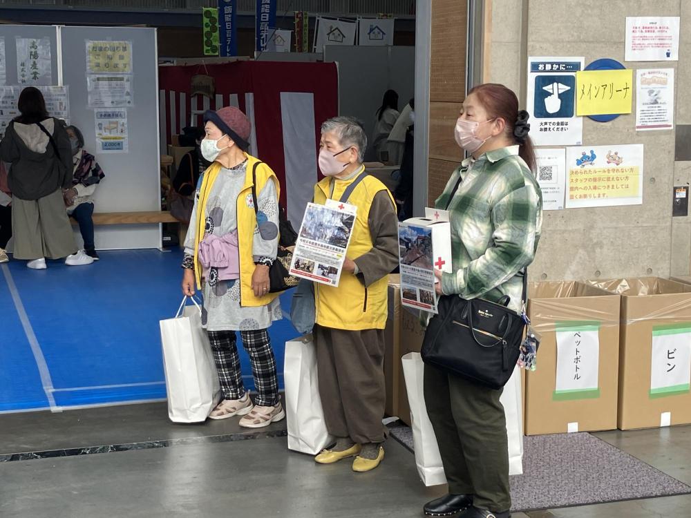 市民まつりでの募金活動