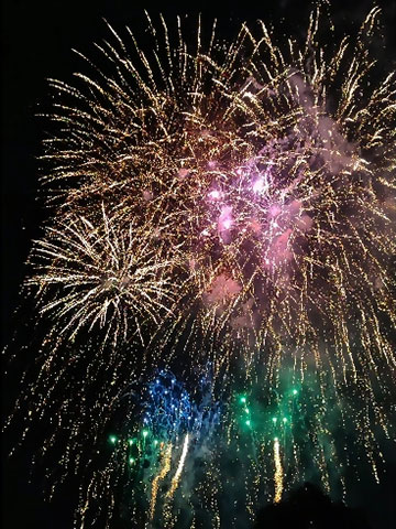 第32回日高市民まつりで打ち上げられた花火