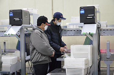 業務内容について説明を受ける市長