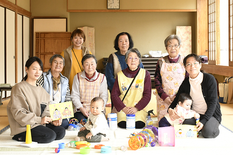ひだか子育て応援隊のみなさんの集合写真