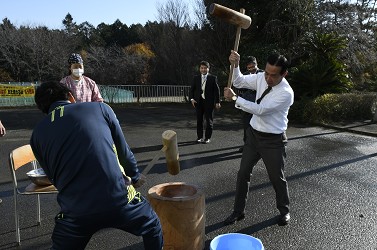 餅つきに参加した写真