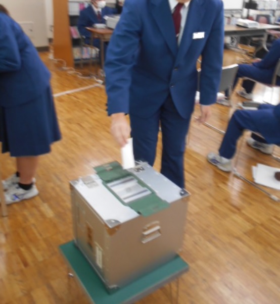 投票の様子
