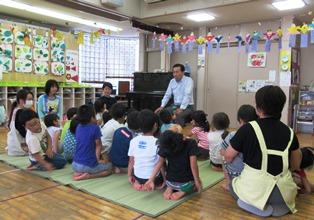 市長の給食当番(高麗保育所)の写真3