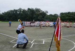 第23回日高市長杯争奪少年野球大会の始球式の写真