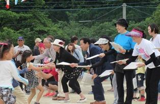 高根小学校の運動会の写真2
