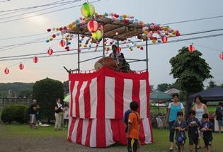 女影本村区納涼盆踊り大会の写真2