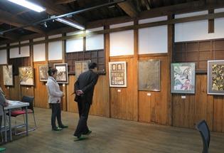 小さな美術館のアーティスト展の写真1