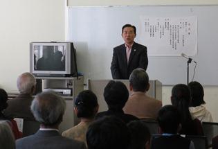 第14回ひだか市民文化祭俳句川柳展及び第25回日高市美術展覧会表彰式の写真