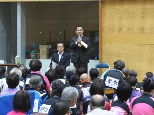 春のこま卓球大会開会式市長あいさつの写真