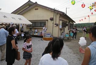 女影本村区納涼盆踊り大会の写真1