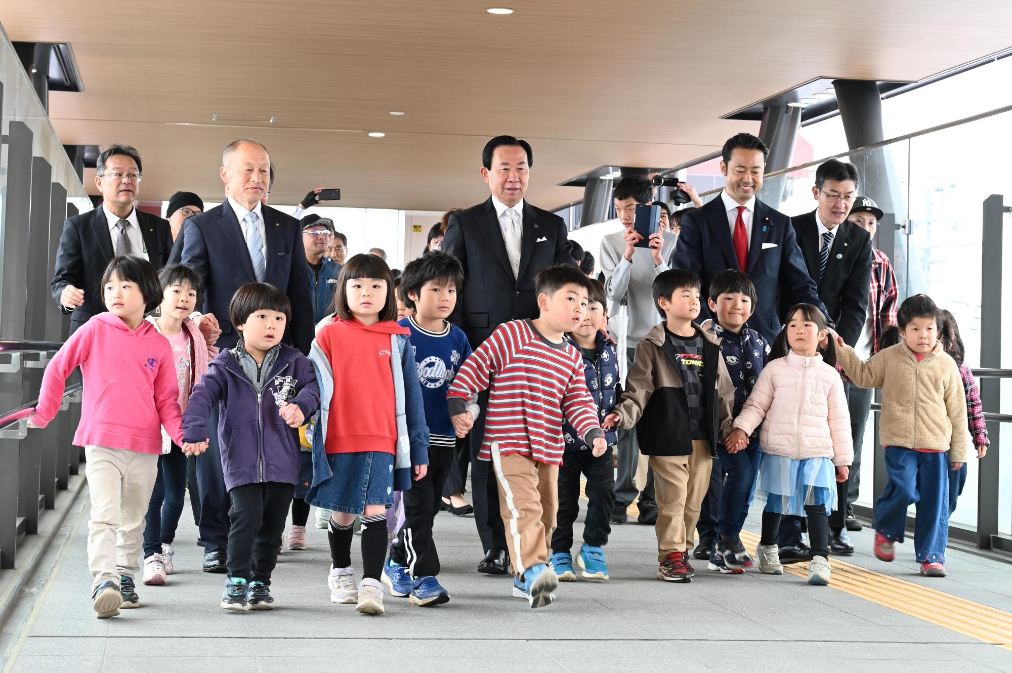 高麗川駅自由通路開通式典7