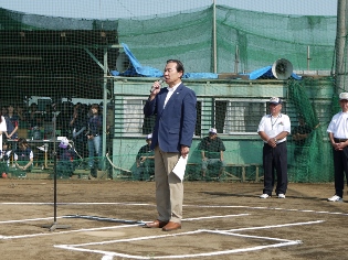 日高ロータリークラブ杯新人戦開会式市長あいさつの写真