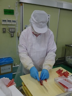 くら寿司まぐろ切り体験の写真
