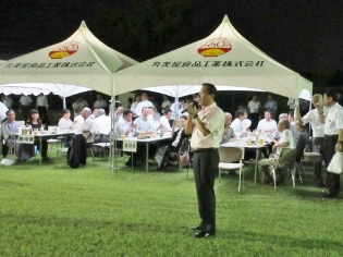 丸美屋食品納涼祭市長挨拶の写真