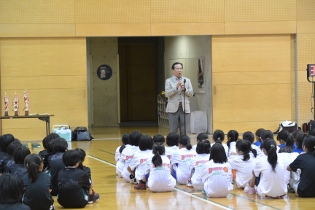 カワセミ杯ミニバスケットボール大会開会式の写真