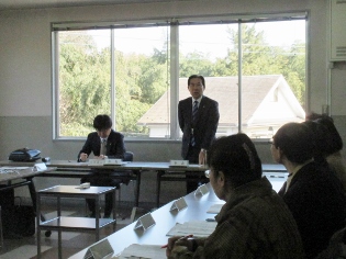 日高市上下水道事業運営審議会市長あいさつの写真