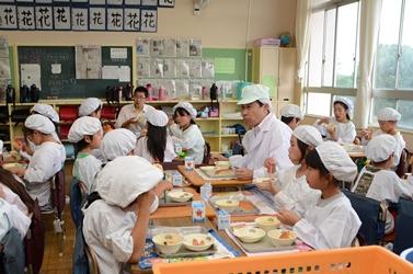 市長の給食当番の写真18