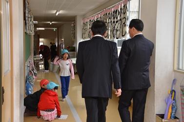 高根クリーンカンパニーを見学している市長の写真