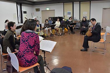 市長と会員の皆さんの意見交換の様子の写真2