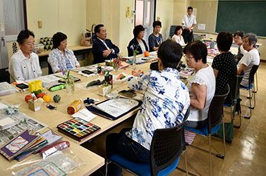 市長と会員の皆さんと意見交換している様子の写真2