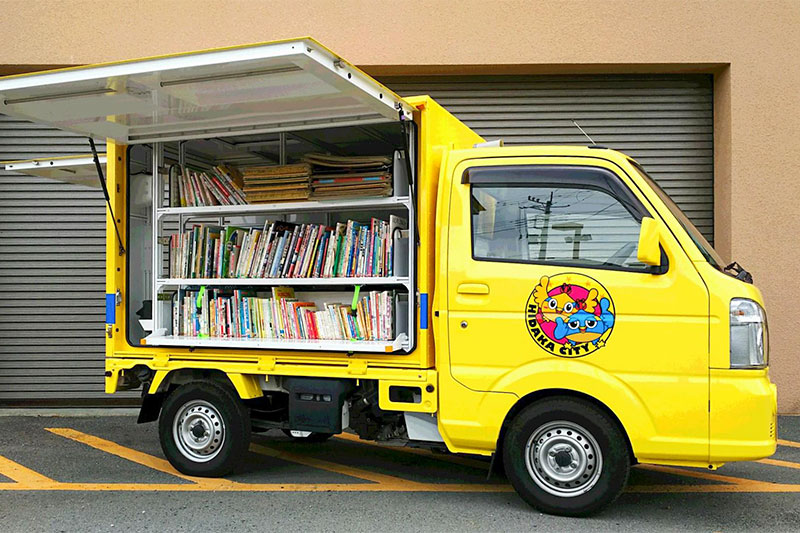 移動図書館の画像