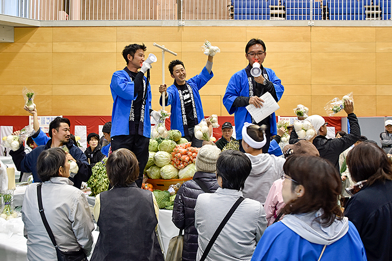 屋内野菜販売の様子