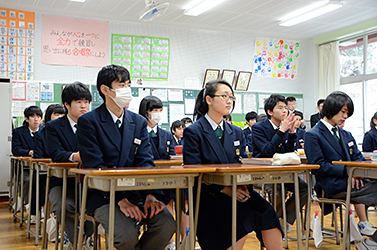 市長と生徒の質疑応答の様子の写真3