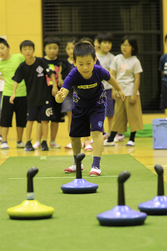 ユニカールを体験する男の子