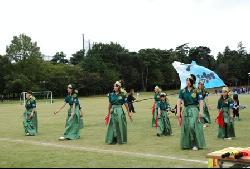 ハーフタイムに披露されたよさこいの演舞の写真1