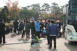 日高市代表選手団帰国の写真1