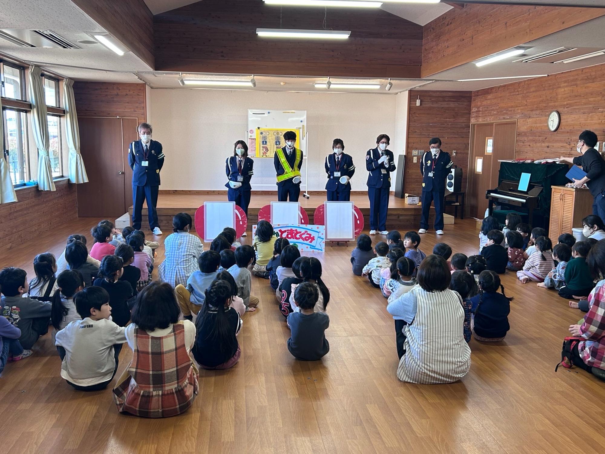 開栄保育園交通安全教室の様子