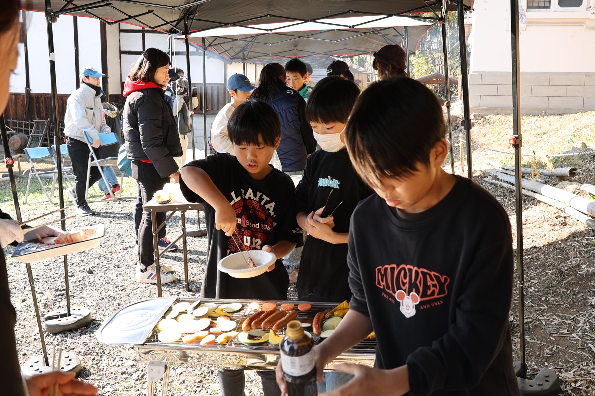地元の食材でバーベキュー