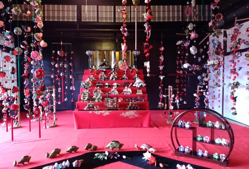 ひな人形とつるし雛