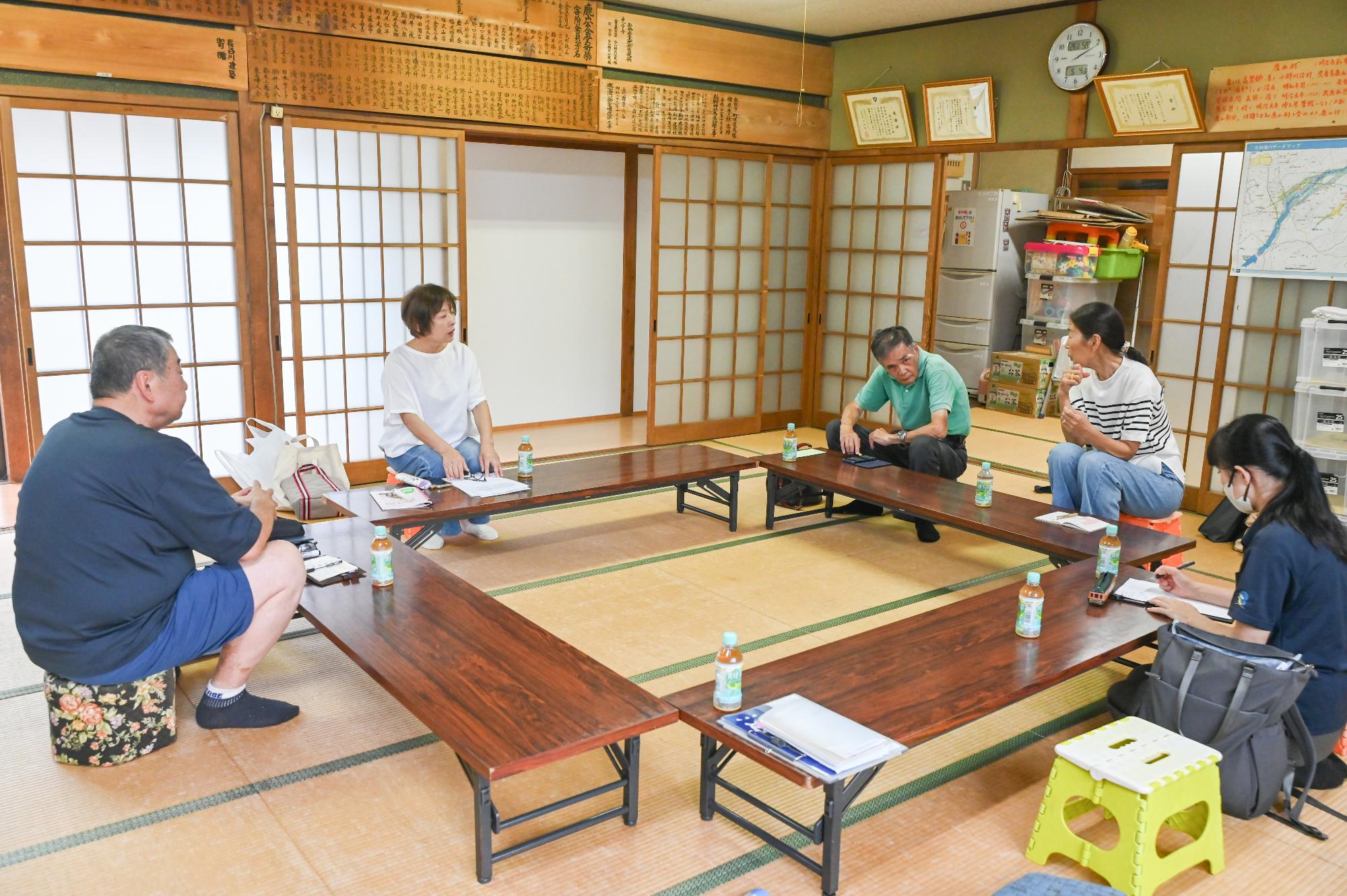 鹿山上地域おたすけ隊定例会議の様子