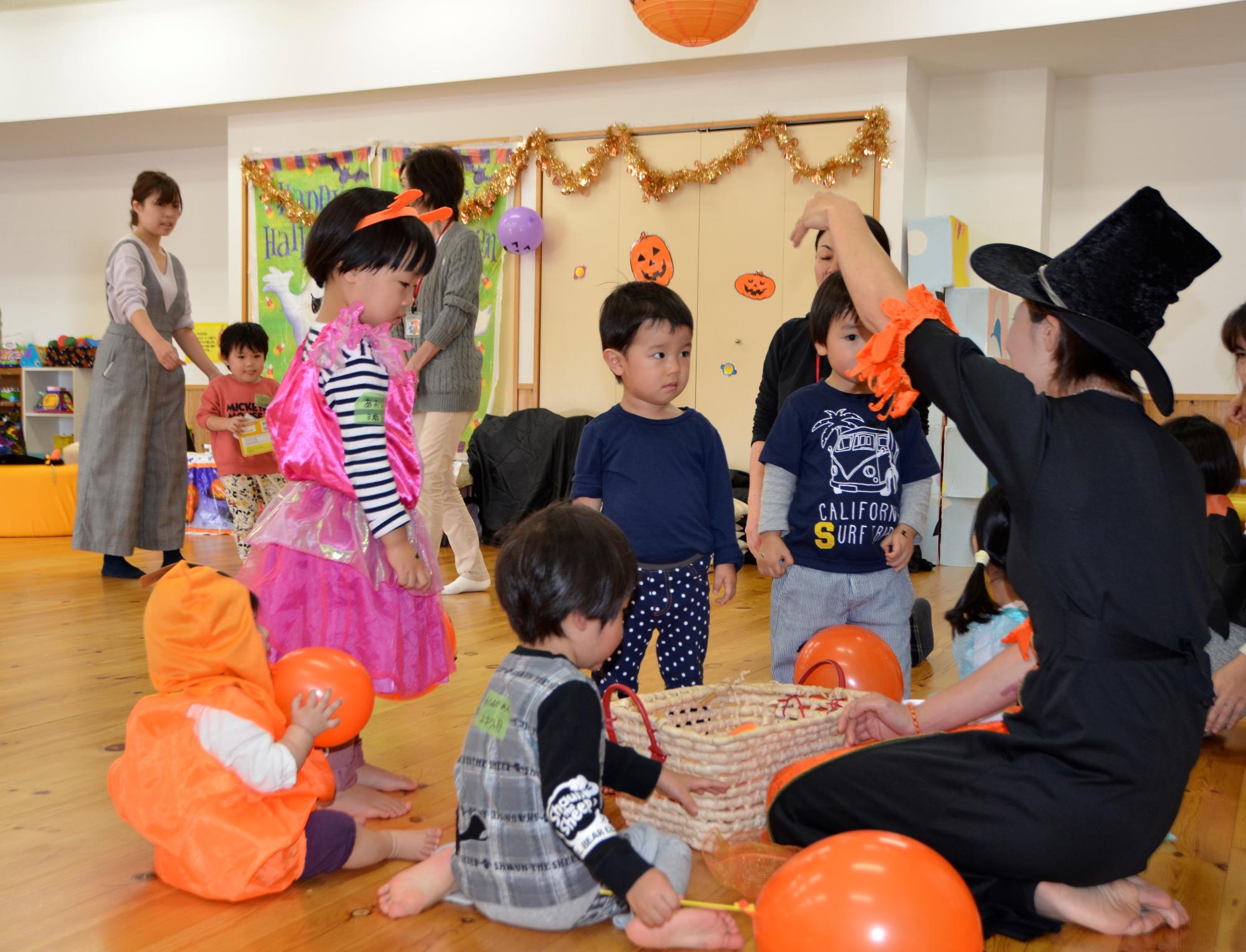 ハロウィン英語で遊ぼう（高根児童室）