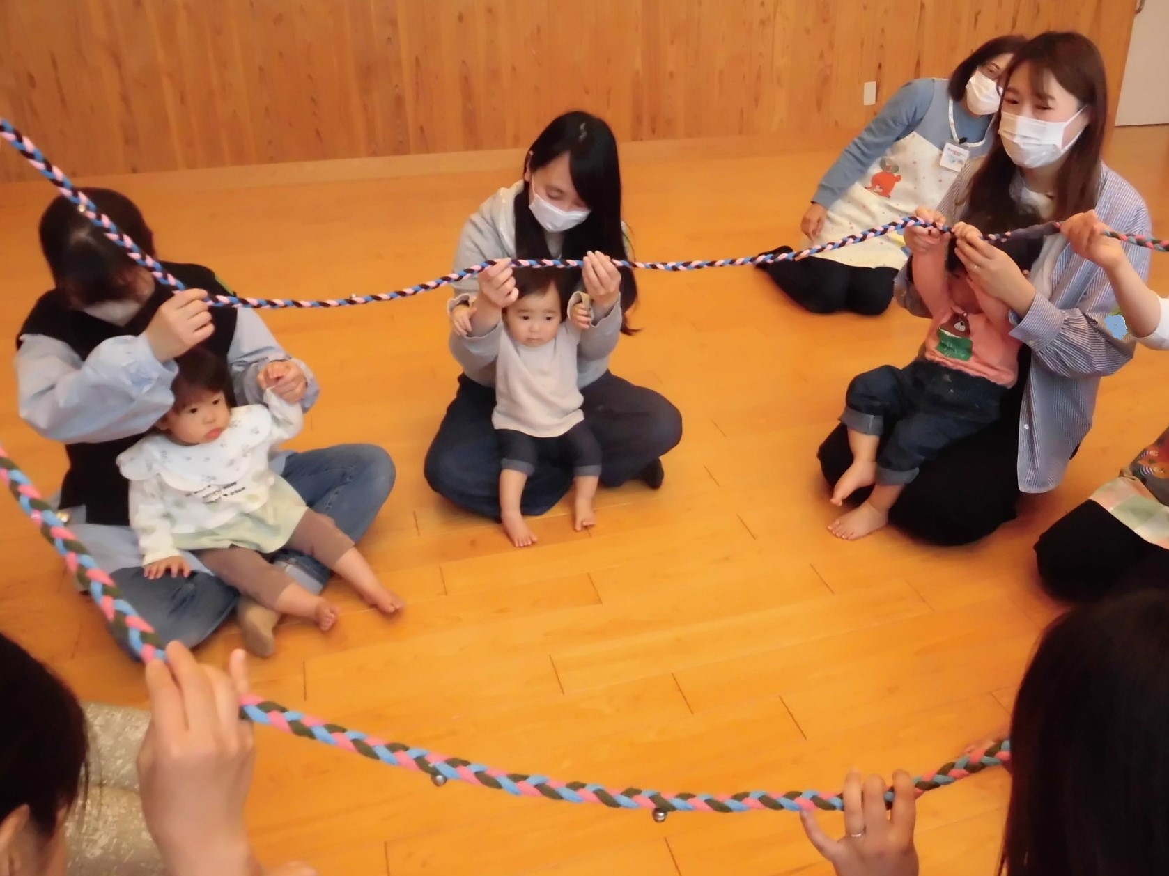 音楽療法士による音楽あそび（ぬくぬく）4月7日