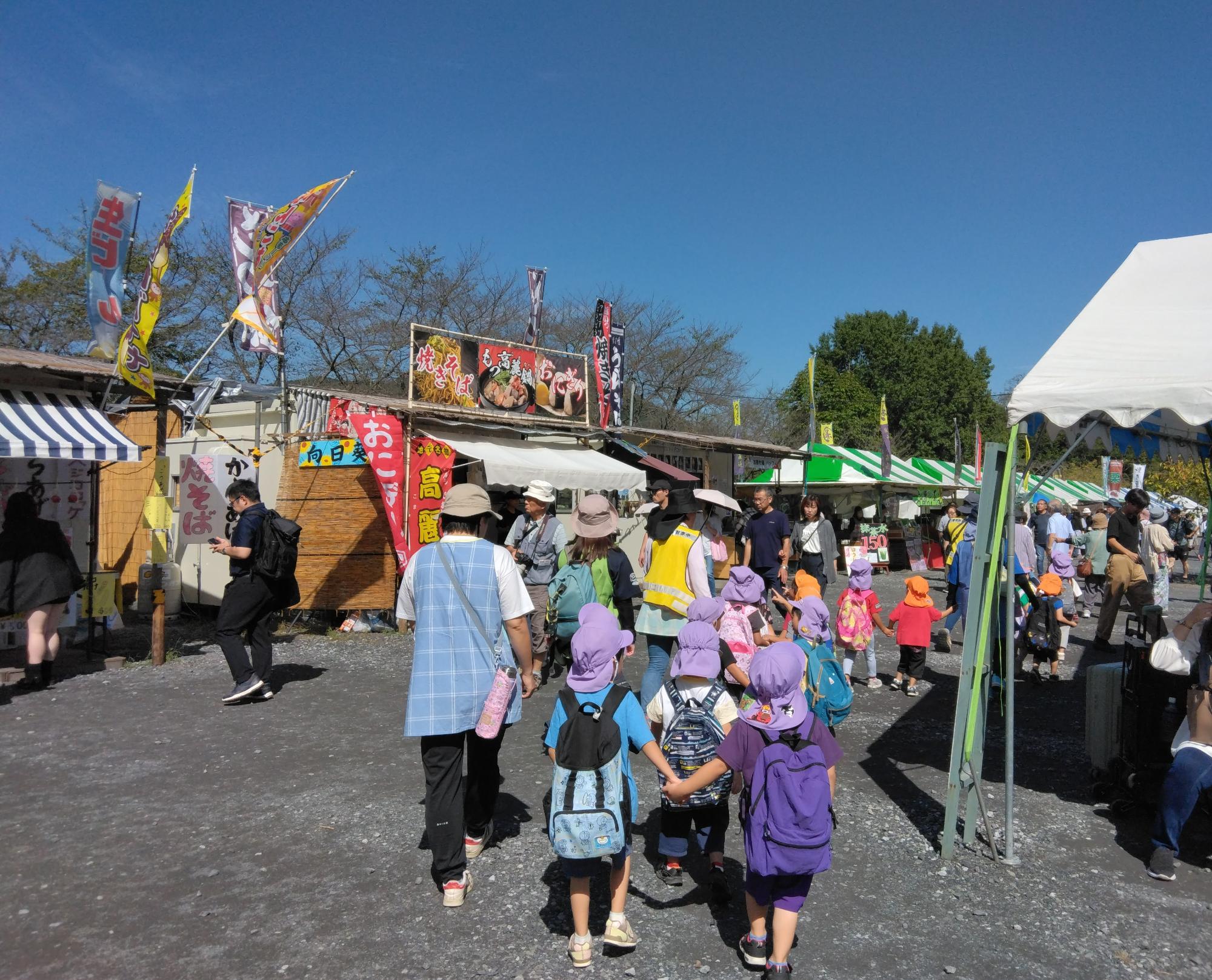 巾着田曼珠沙華まつりのメイン会場の様子