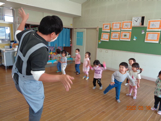 高麗川保育所2歳児（もも組）の活動