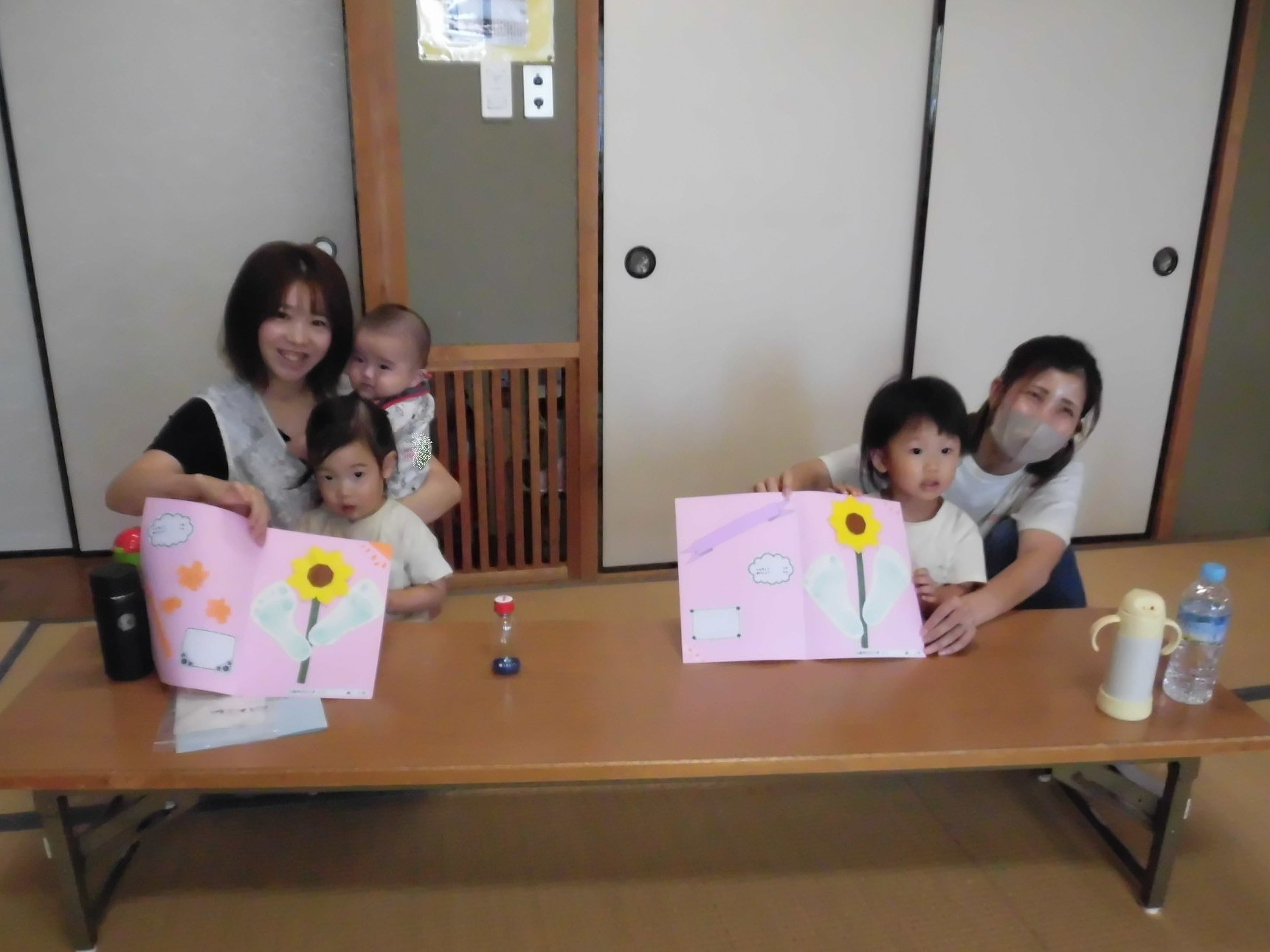 足型を使った夏のカード作り（出張ひろばおひさま）8月27日