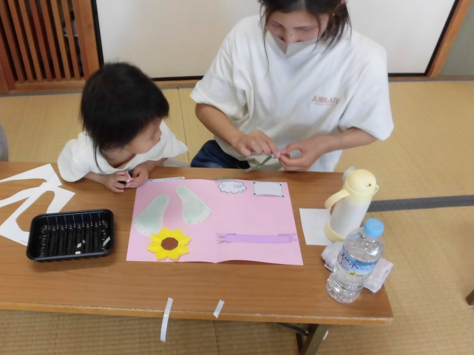 足型を使った夏のカード作り