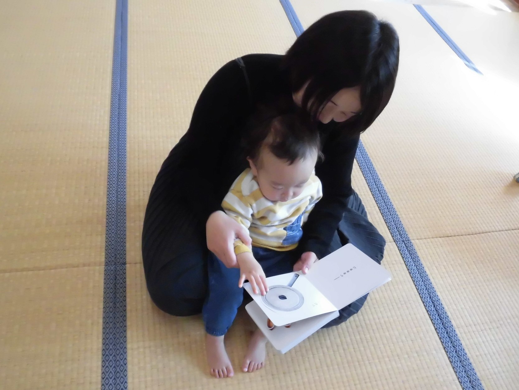 親子で楽しく絵本タイム