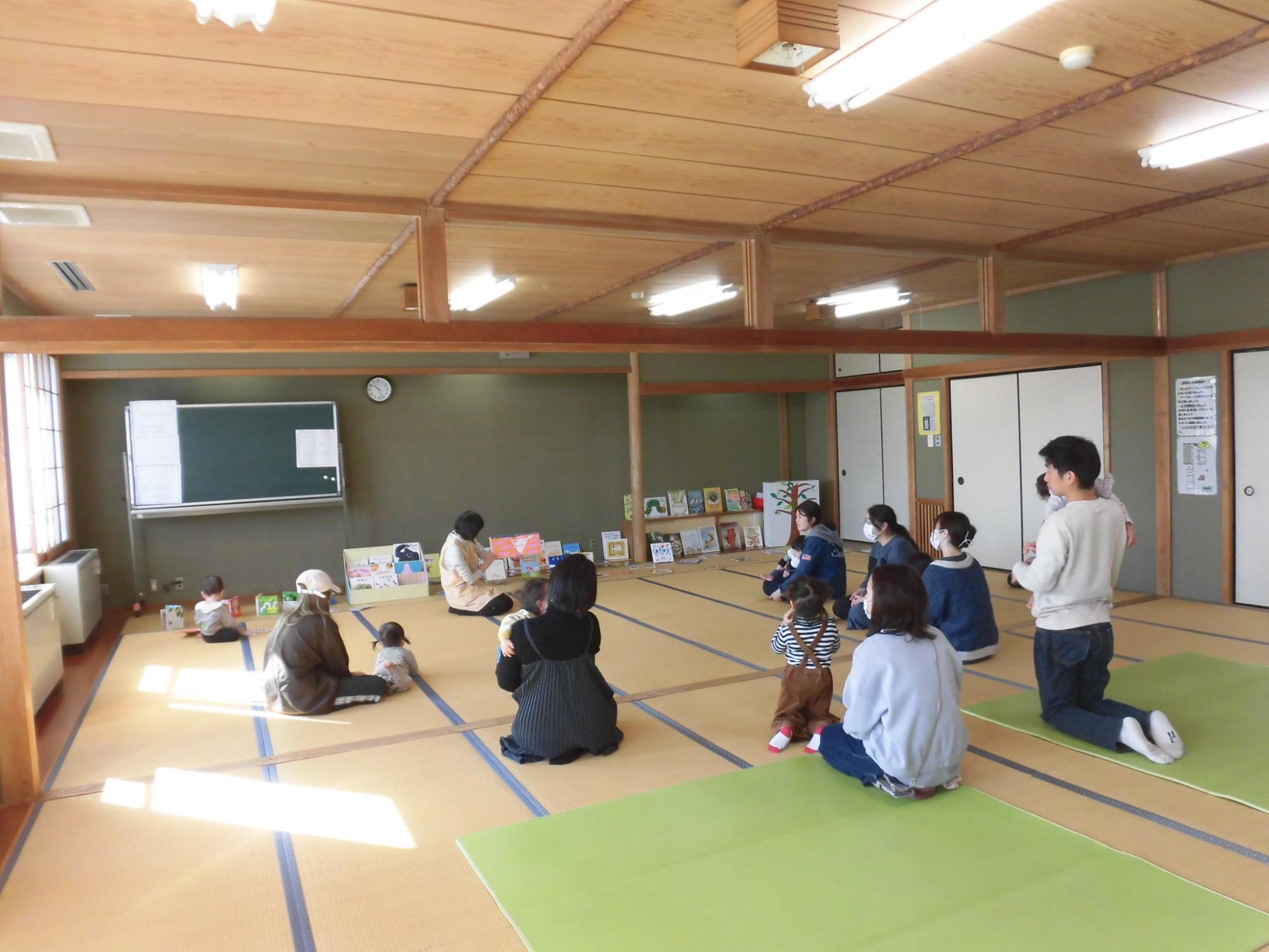 親子で楽しく絵本タイム