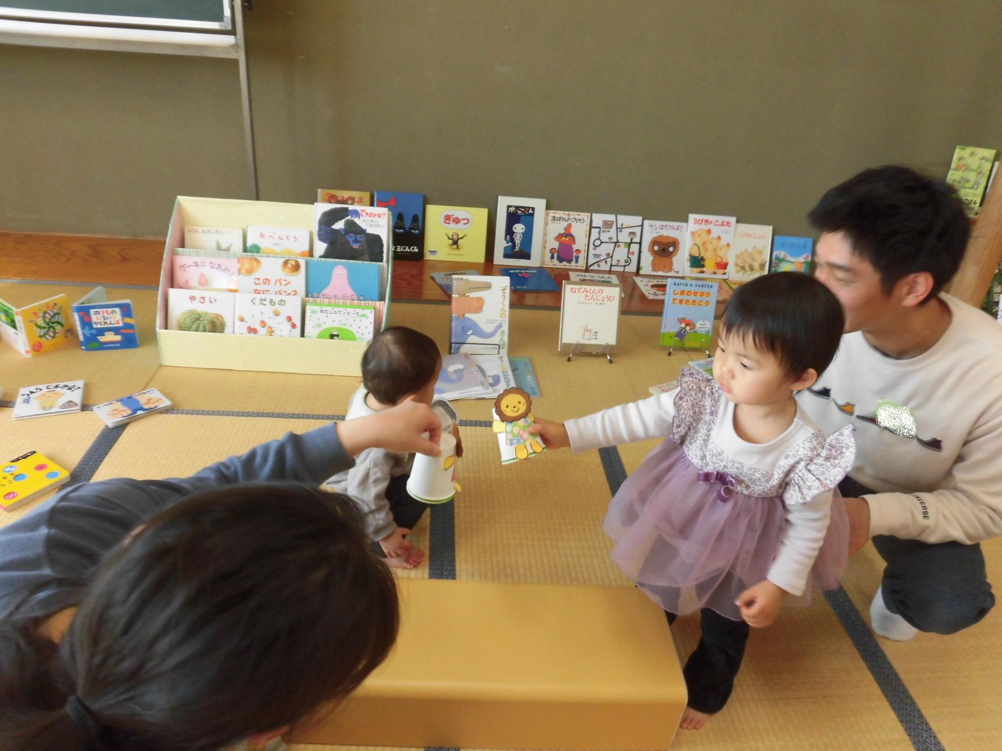親子で楽しく絵本タイム