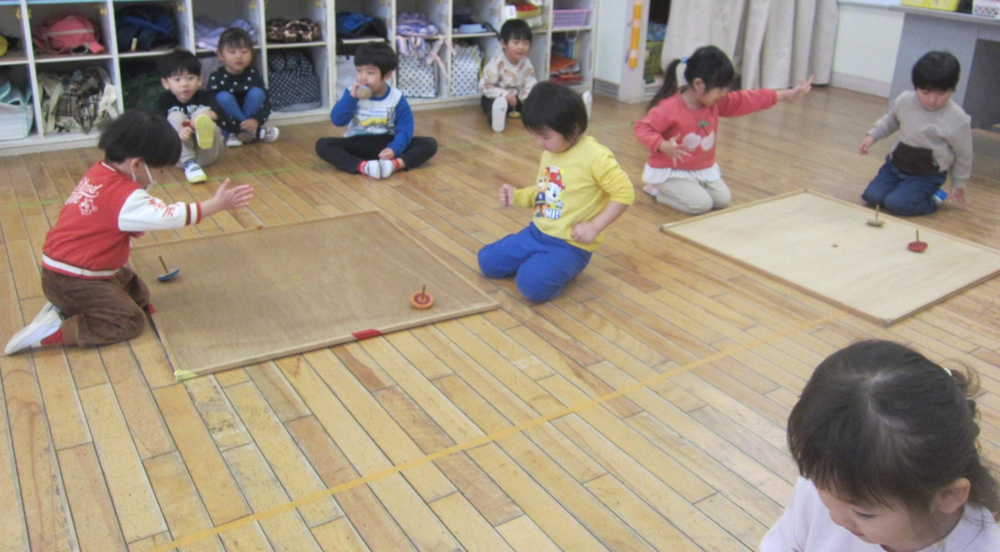 手回しこま（ちゅうりっぷ）