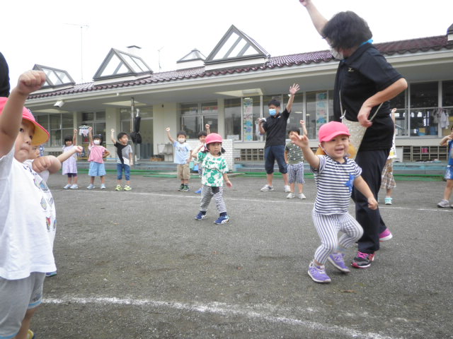 アンパンマン音頭を踊るももぐみ