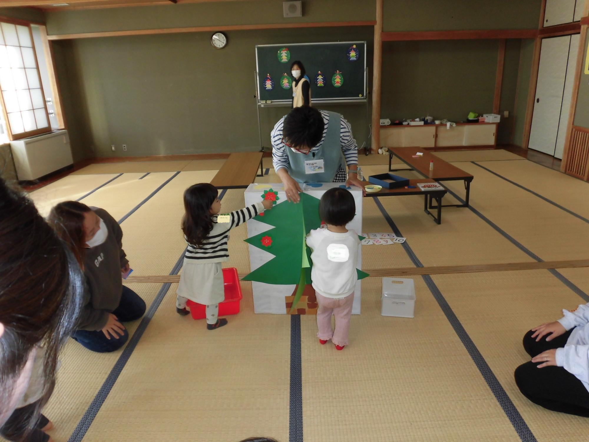 クリスマス飾りを飾っています。