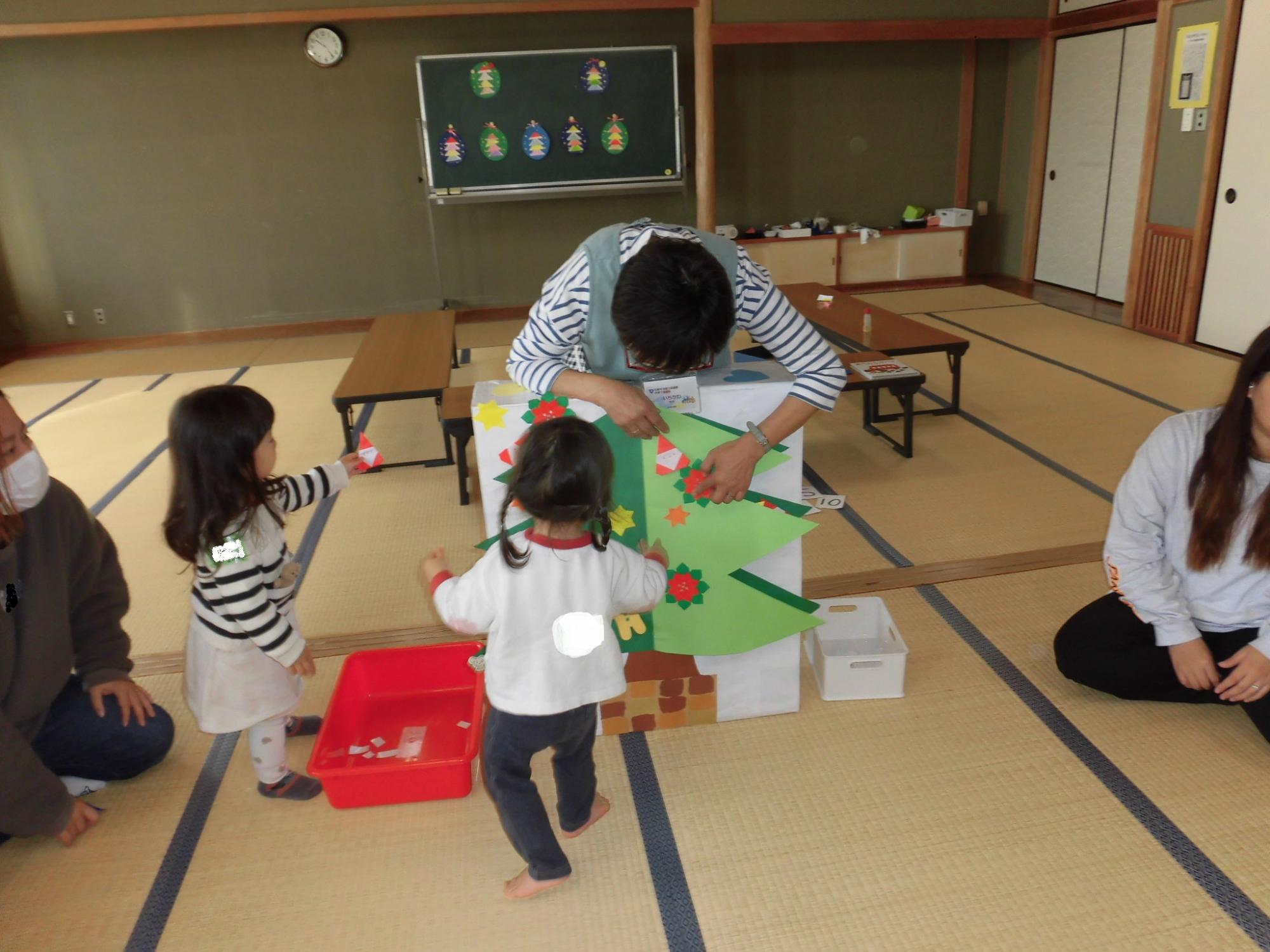 クリスマス飾りを飾っています。