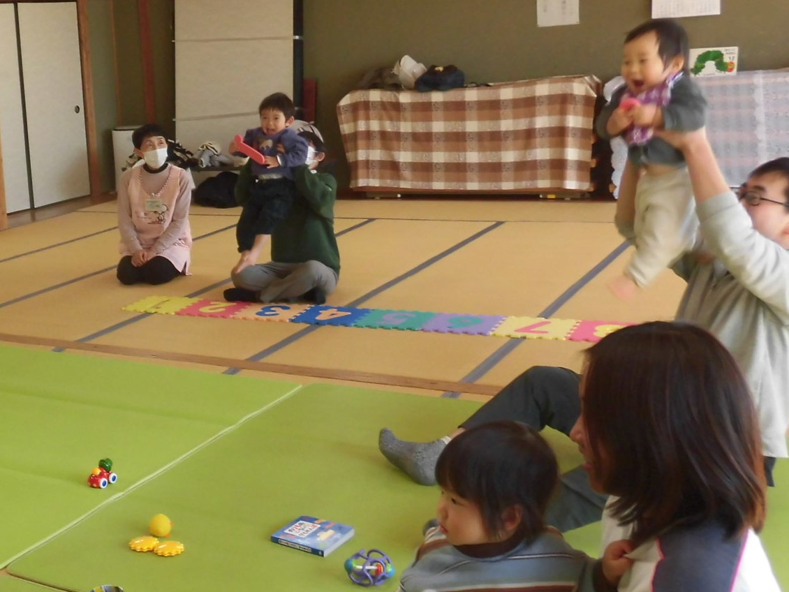 親子で楽しく絵本タイム